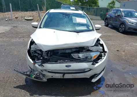 2016 Ford Focus Titanium z USA, uszkodzony, nr VIN 1FADP3N21GL309340